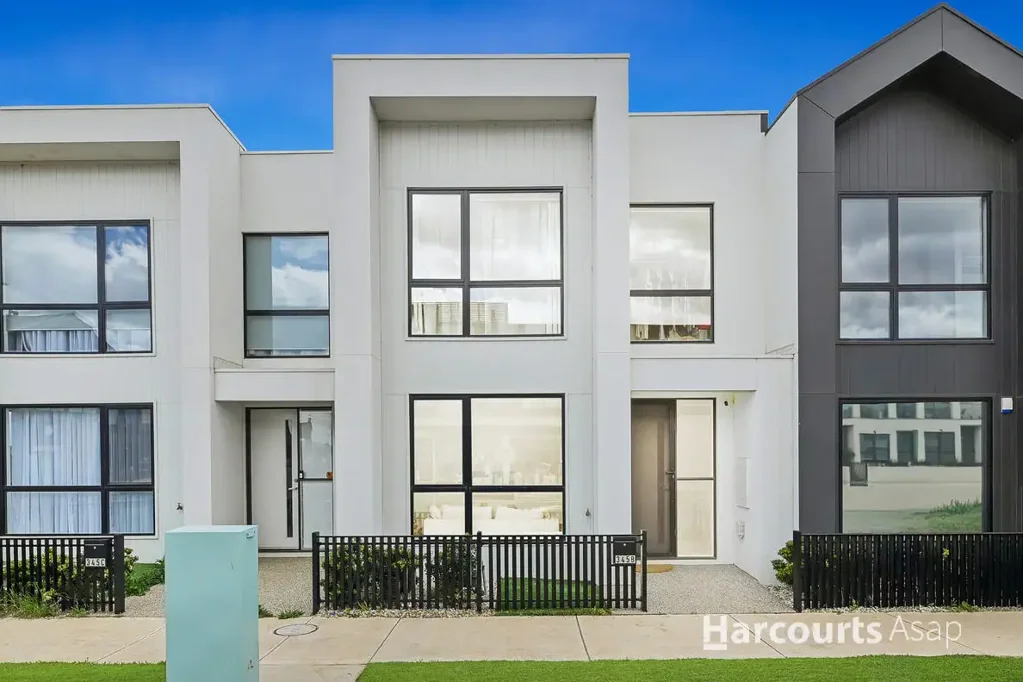 Berwick 3 Slaapkamer Effortless Modern Living with Refined Comfort
