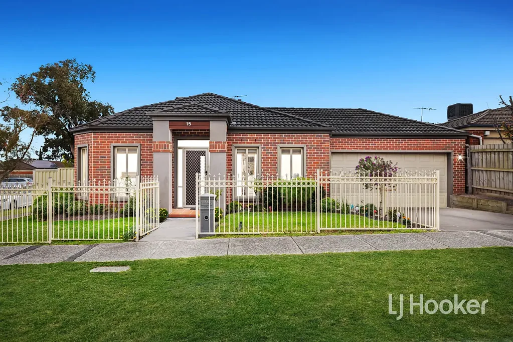 15 Glenbrook Crescent, Lynbrook, VIC 3975