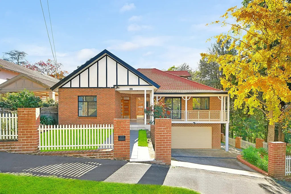 Lindfield 7ห้องนอน Near new full brick luxury, family home or dual residence
