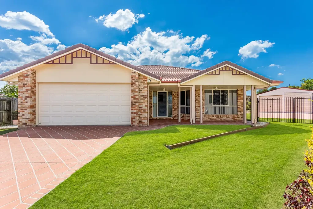 Rothwell 4 Slaapkamer SPACIOUS FAMILY LIVING WITH SHED & SIDE ACCESS!