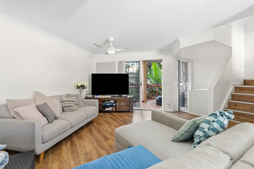 Palm Beach 3Moenga Where Coastal Living Meets Contemporary Comfort