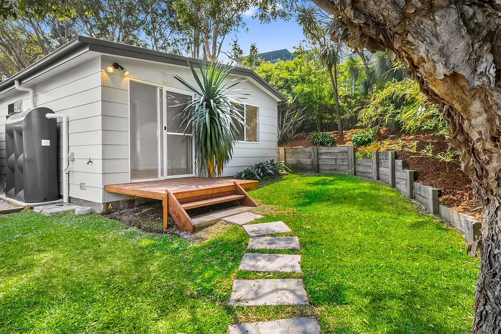 " Footsteps To The Beach Offering Comfort & Privacy "
