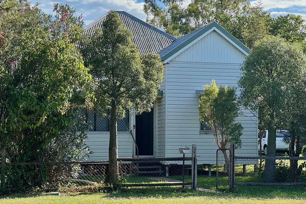 13 Queen Street, Oakey, QLD 4401