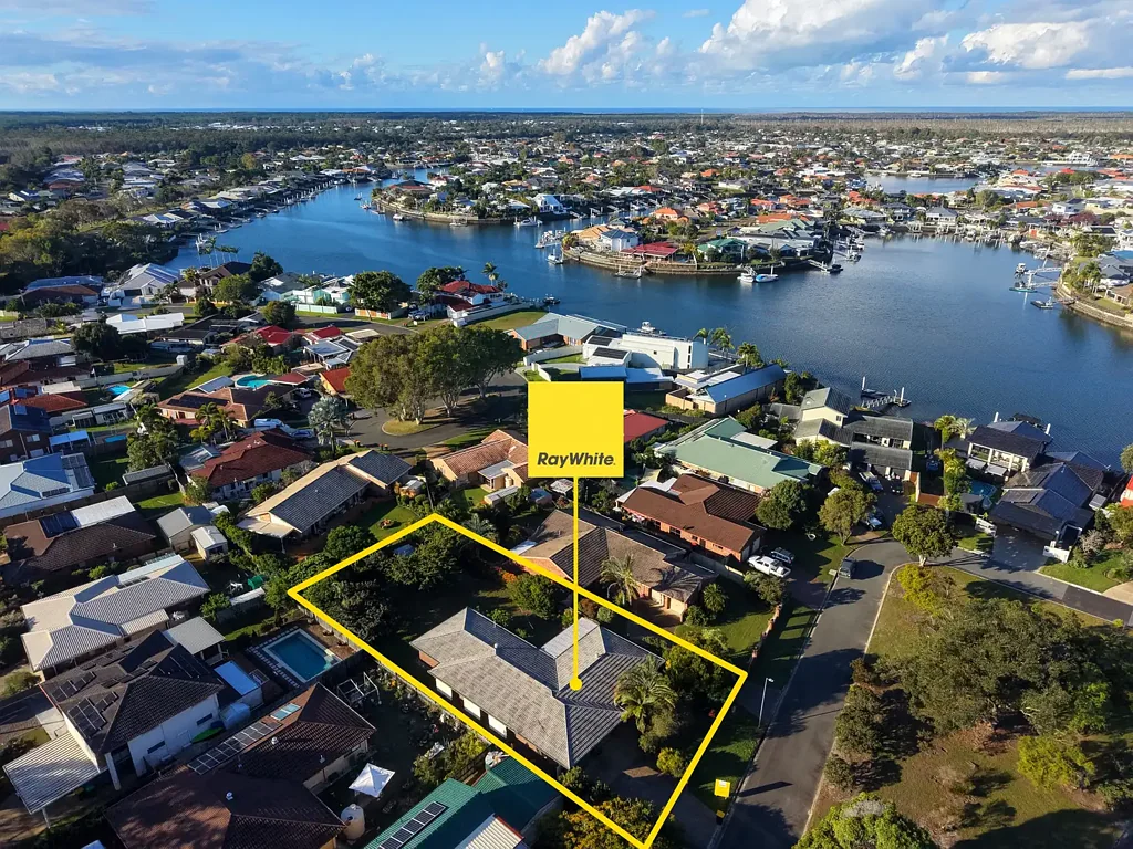 Banksia Beach 4Kwarto Spacious Family Living in a Prime Banksia Beach Location