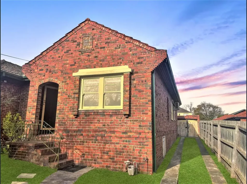 Convenient Location in Caulfield South