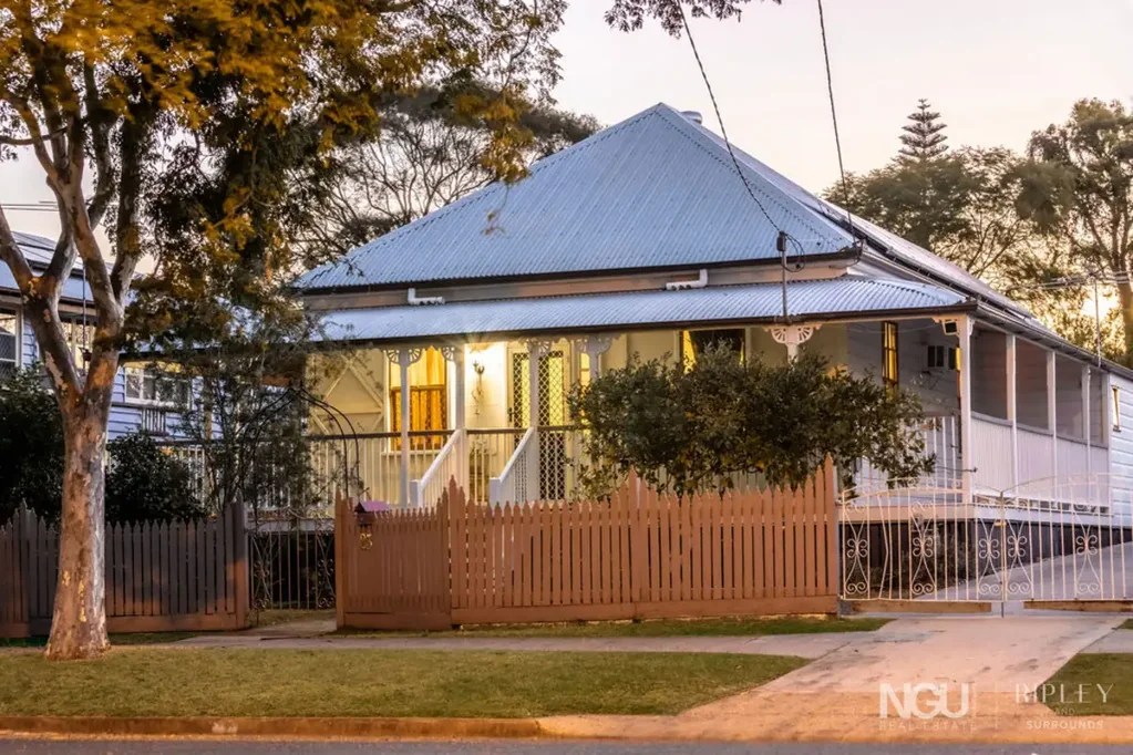 East Ipswich 3chambre A HOME TO SLOW DOWN IN. A LOCATION THAT KEEPS LIFE MOVING.