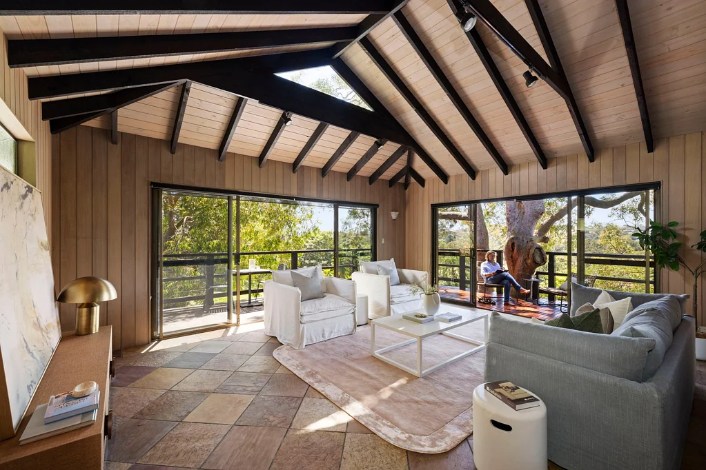 Allambie Heights 4房 私密树屋度假屋，兼具便利与宁静 Private treehouse retreat offers convenience and tranquillity