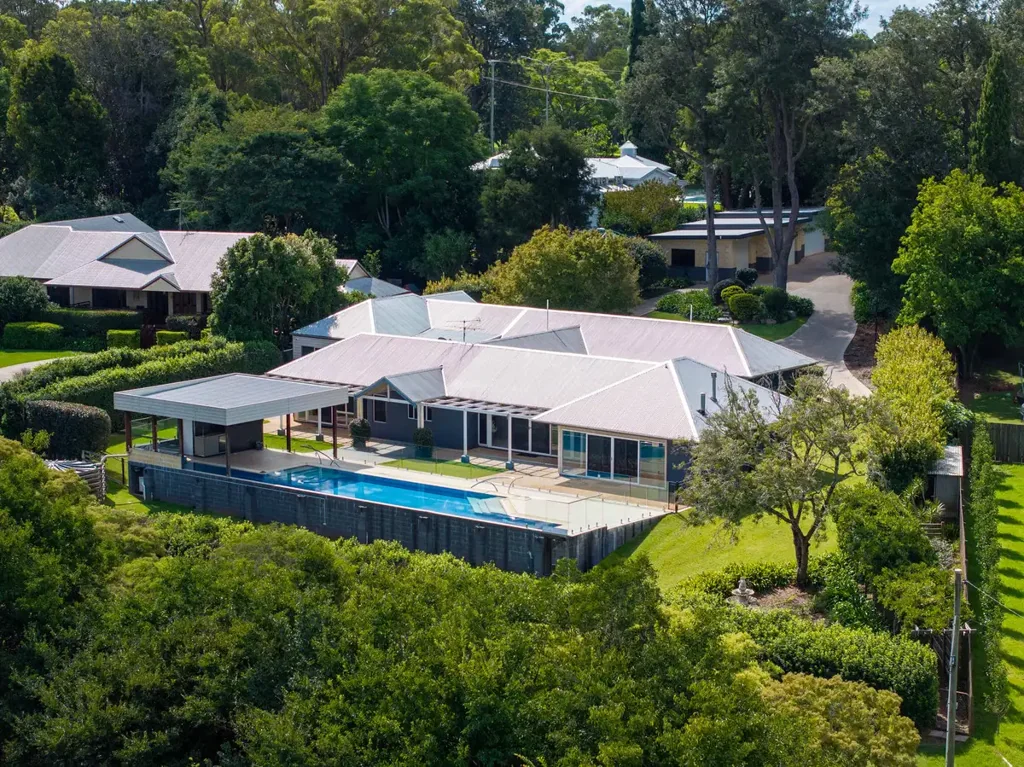 10 Spring Street, Middle Ridge, QLD 4350