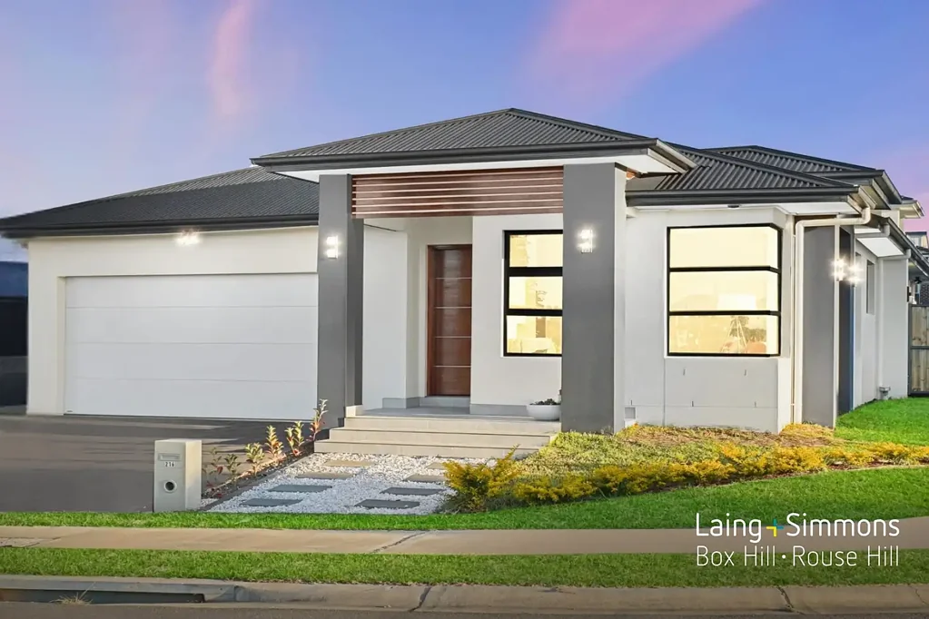 Box Hill 4部屋 Luxurious Family Living Steps from Box Hill Public School!