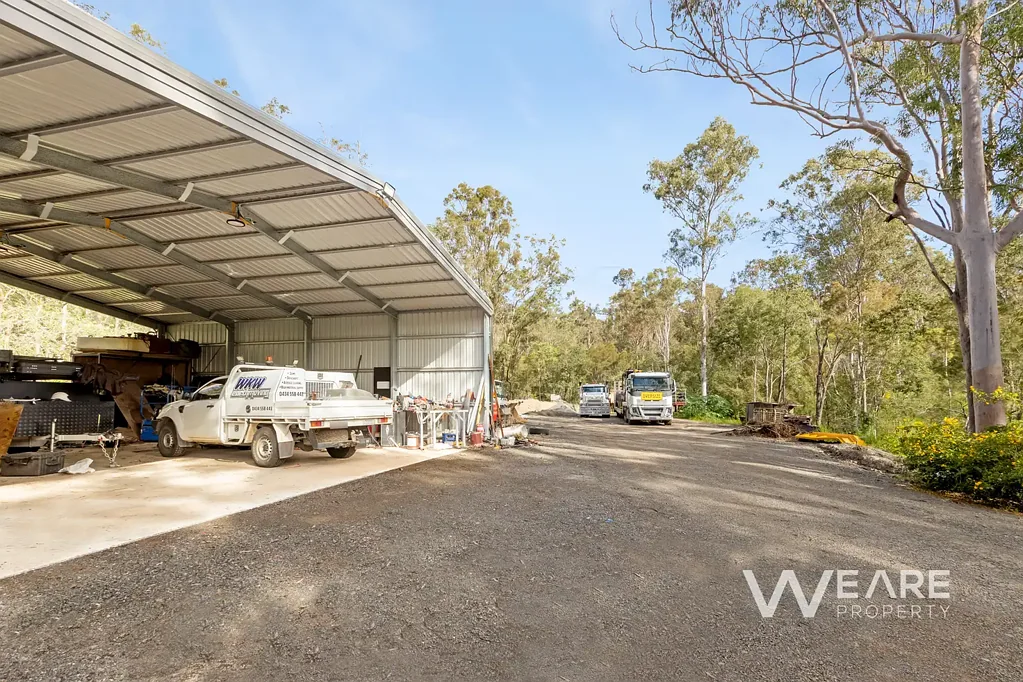 Jimboomba 6غرفة نوم Truckies, Tradies & Home Business Owners – This Is the Acreage You’ve Been Waiting For!