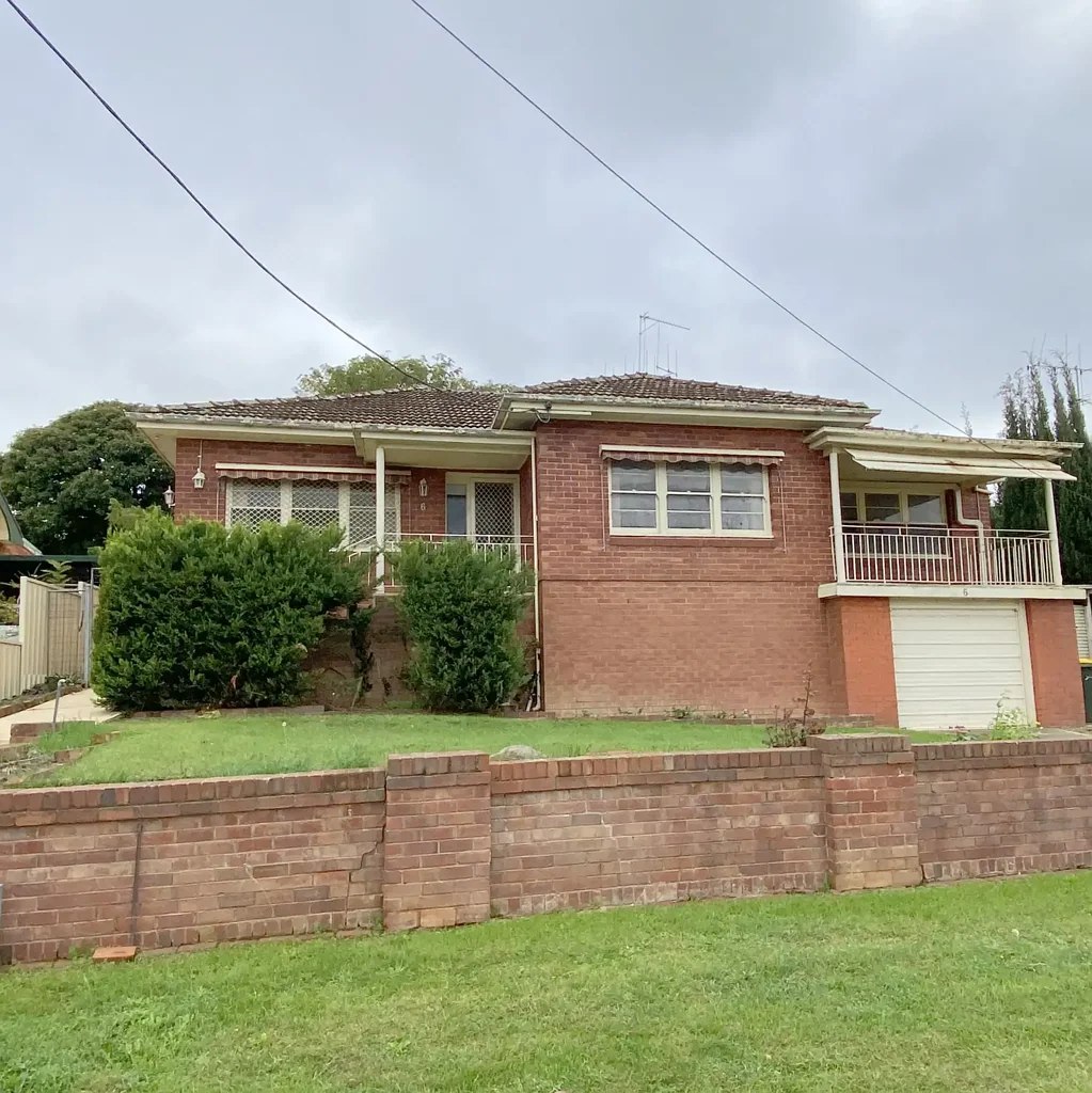 6 LIVERPOOL STREET, COWRA NSW