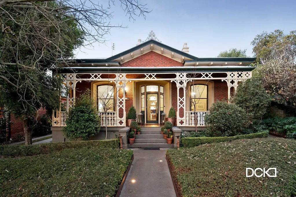 Bendigo 4 Bedroom 'BANOOL" ELEGANT PERIOD HAVEN ON VIEW STREET