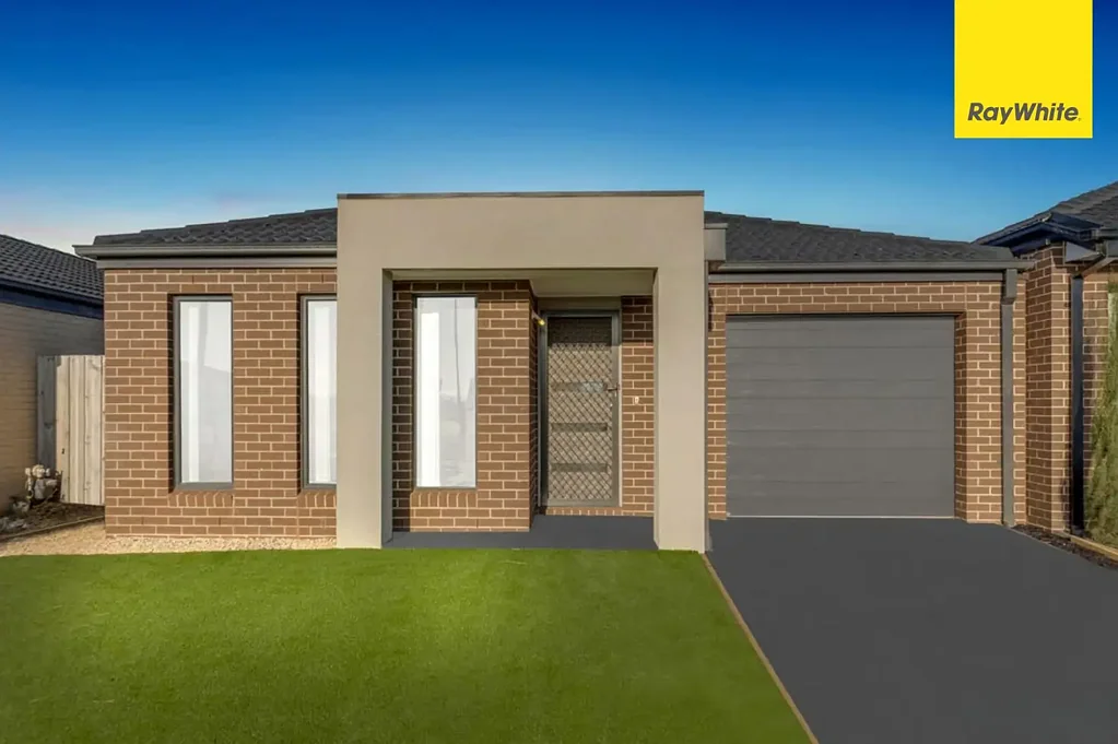 16 Pearce Way, Weir Views, VIC 3338
