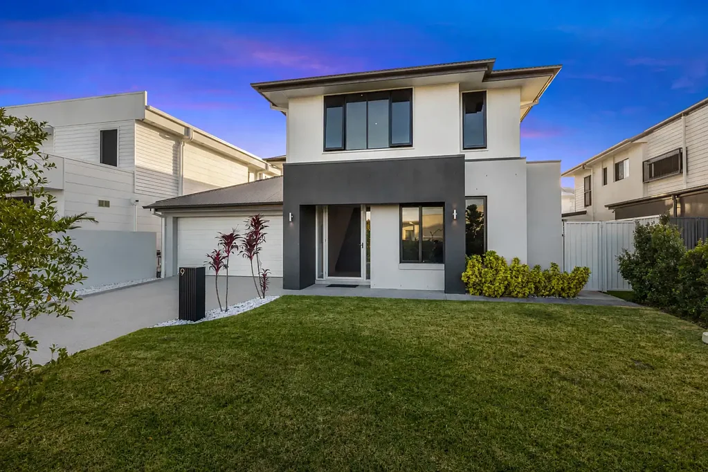 Pelican Waters 5chambre FAMILY LIVING WITH SELF-CONTAINED STUDIO AND WATER VIEWS