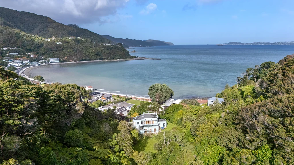 Lowry Bay 3房  Marine Drive Legacy Landholding