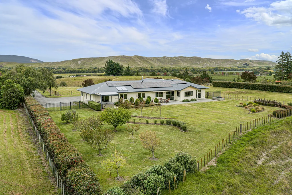 Puketapu 5 Bedroom Paradise in Puketapu