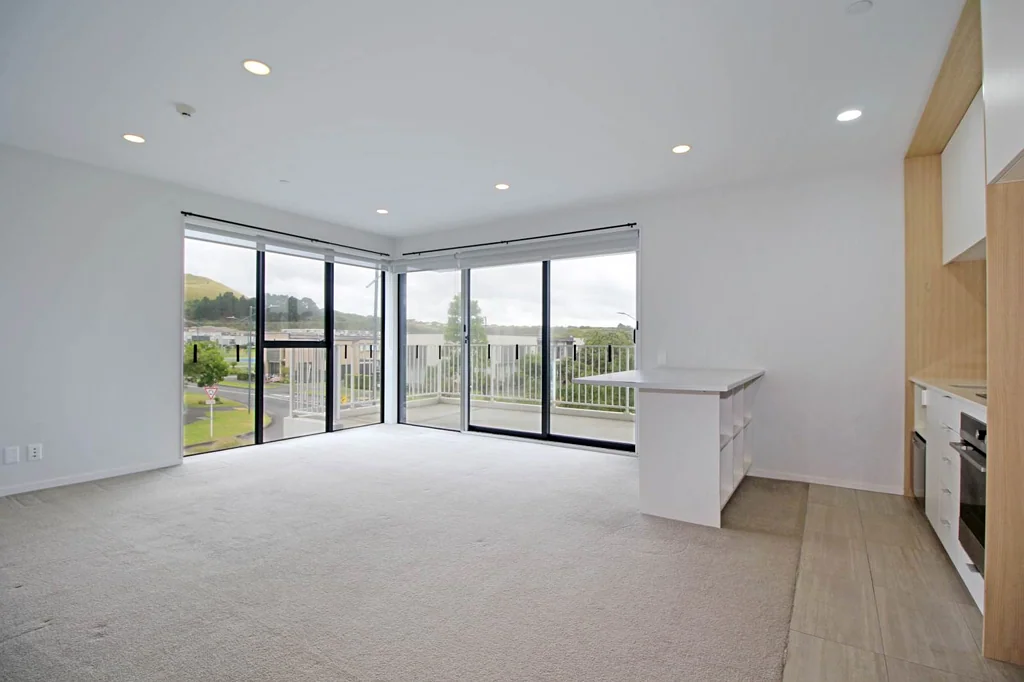 SUNNY TWO BEDROOM APARTMENT