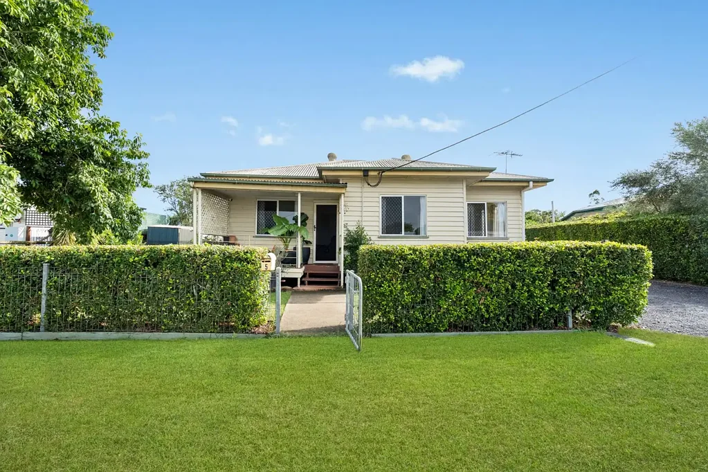 Rosewood 3 Bedroom SPACE, SHEDS & SERIOUS POTENTIAL.