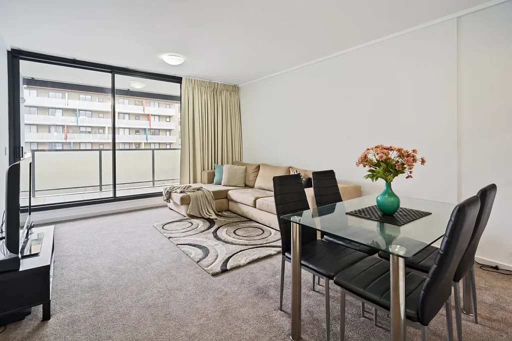 One Bedroom Security Apartment With Parking