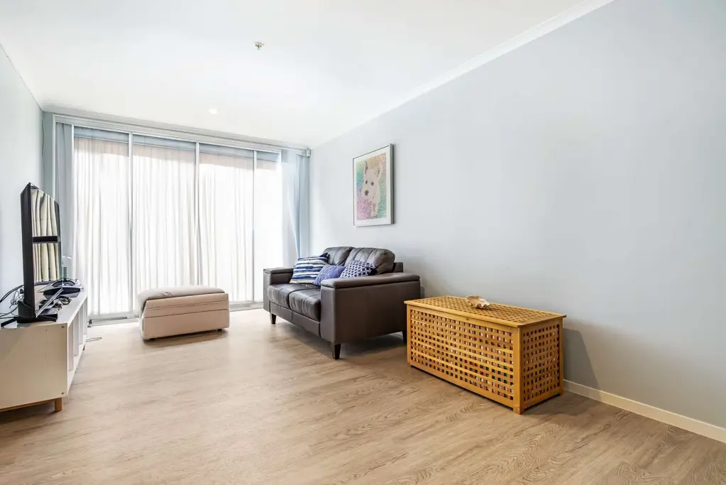 Newmarket 2 Bedroom Priced to Sell – Vendor Heading South!