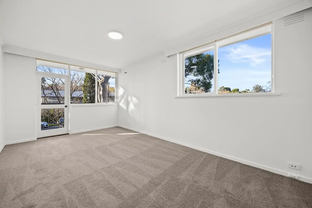 Freshly Renovated & Perfectly Located