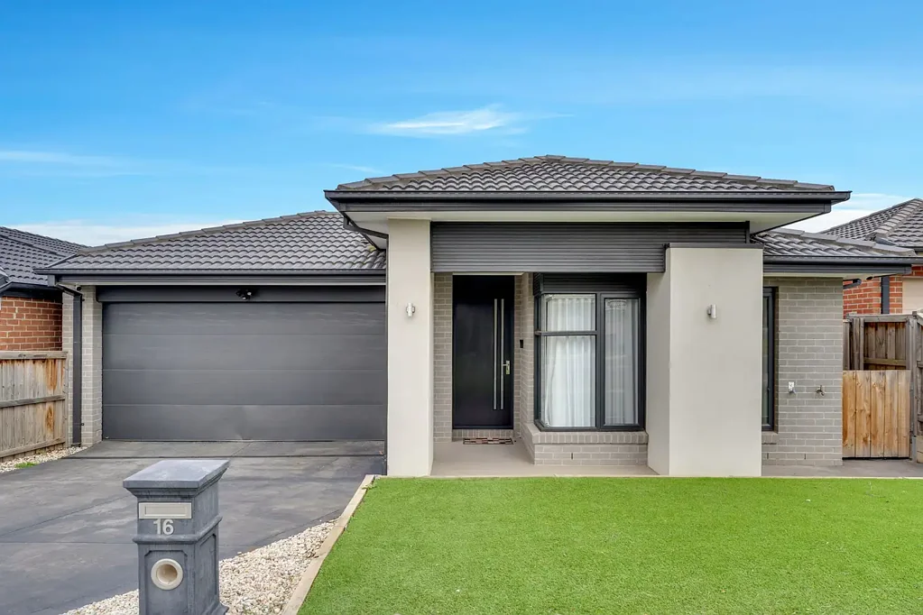 16 Lucknow Drive, Beveridge, VIC 3753