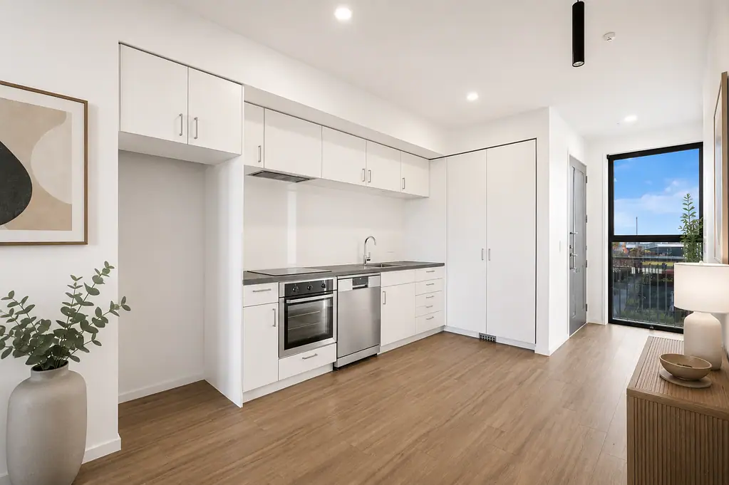 Sydenham 2Moenga CBD FRINGE LIVING WITH SECURE PARKING SORTED!