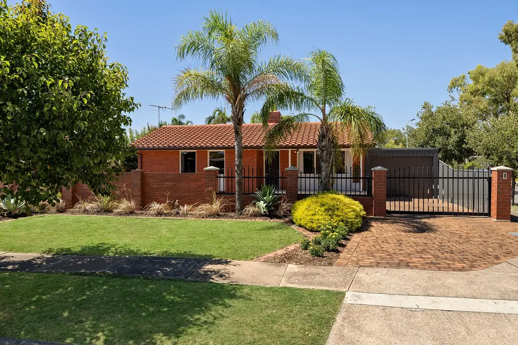 2 Dora Avenue, Seaton, SA 5023