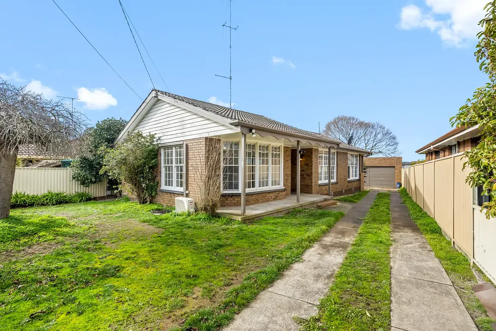 12 Godwin Street, Wendouree, VIC 3355