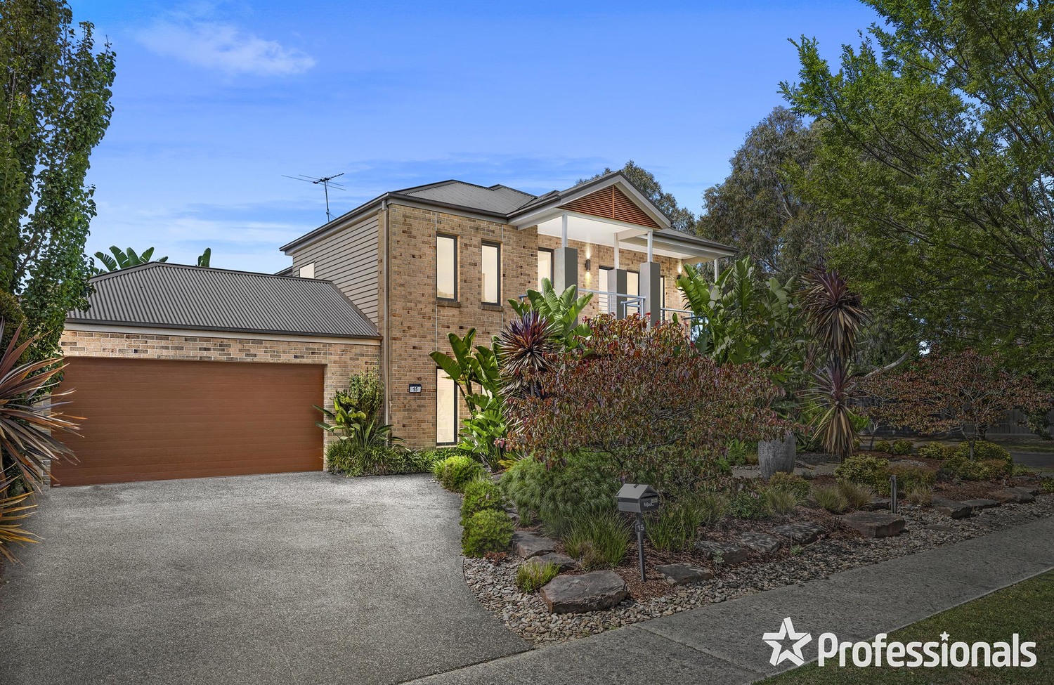 15 VALLEY PARK DR, MOOROOLBARK VIC 3138, 0 chambres, 0 salles de bain, House