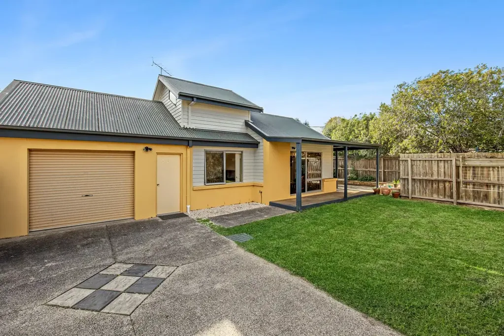 Torquay 2 Bedroom QUIET COURT LIVING WITH LIFESTYLE AND POTENTIAL