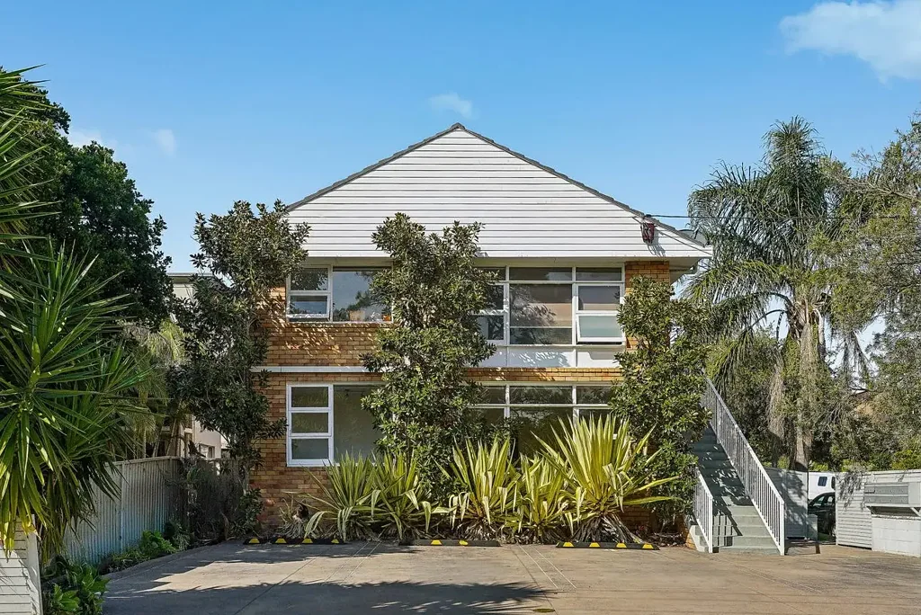 Charming One Bedroom Apartment in Prime Location With Private Courtyard