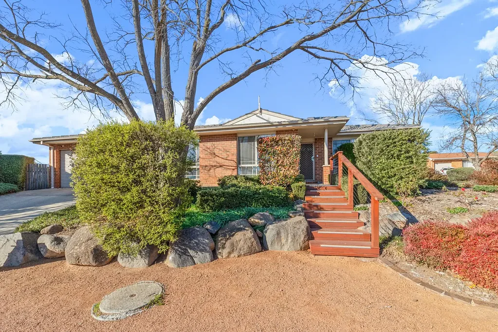 54 Evelyn Owen Crescent, Dunlop, ACT 2615