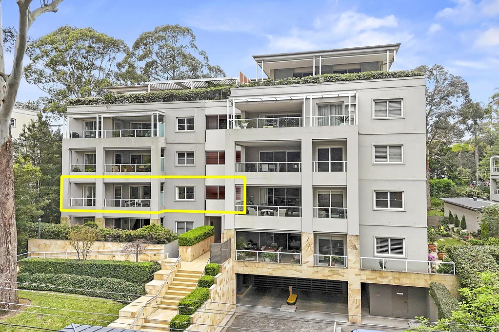 Wahroonga 3બેડરૂમ An exceptional calibre of living, moments from Wahroonga Village