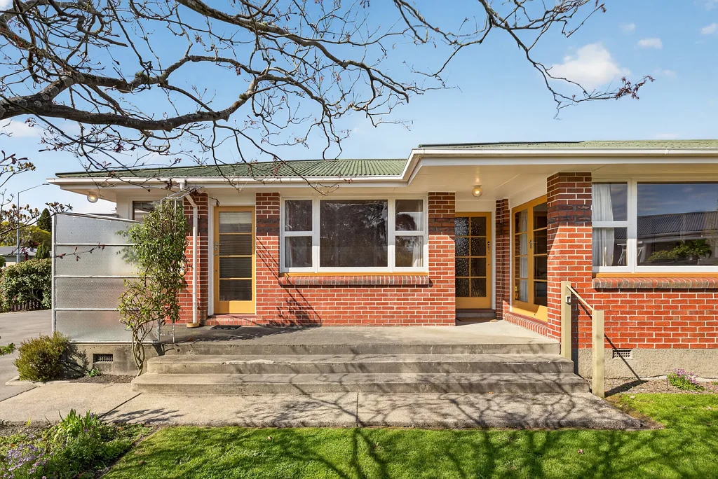 Burnside 3 Bedroom Ready for its Next Chapter!