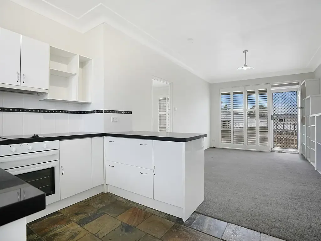 Renovated Top Floor Apartment