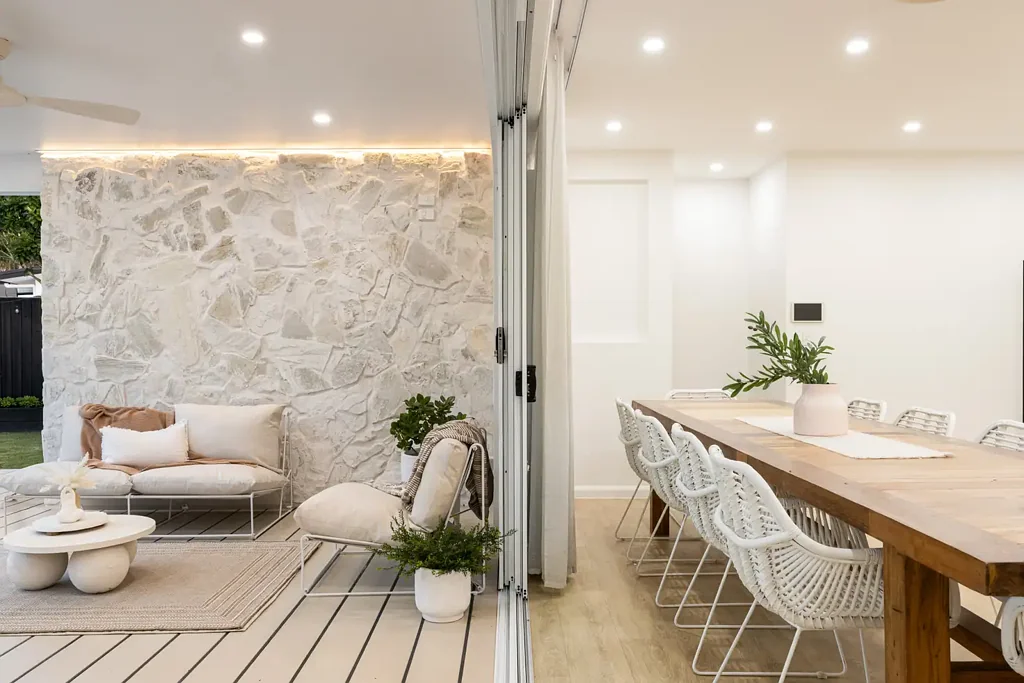 Baringa 5房  Customly Designed, Presentation-Perfect on Large 708m2 Block!