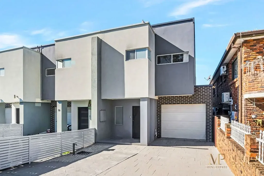 Guildford West 5房  Modern home with a Teenager Retreat