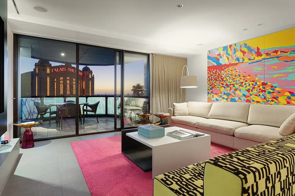 Rare whole-floor penthouse with spectacular bay views - Furnished