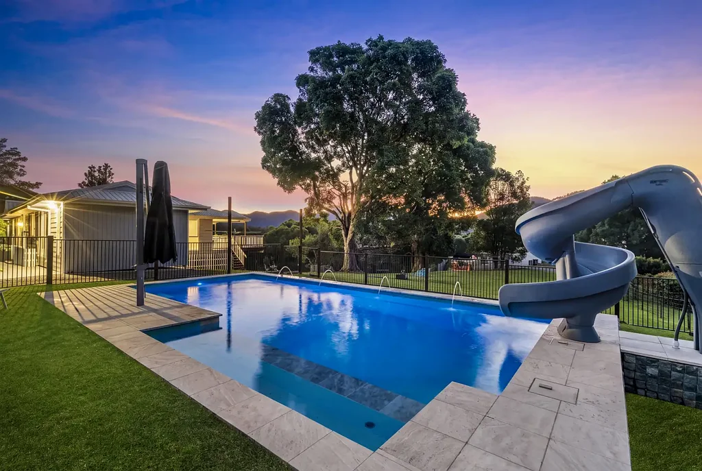 Tallebudgera Valley 7房  Valleyview Farm - 2 Houses on 3 Acres