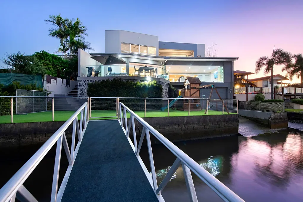 34 Garden Grove Street, Carrara, QLD 4211