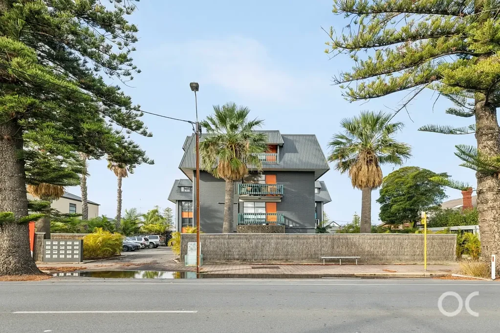 Glenelg 2Habitaciones Two storey beachside living in the heart of Glenelg