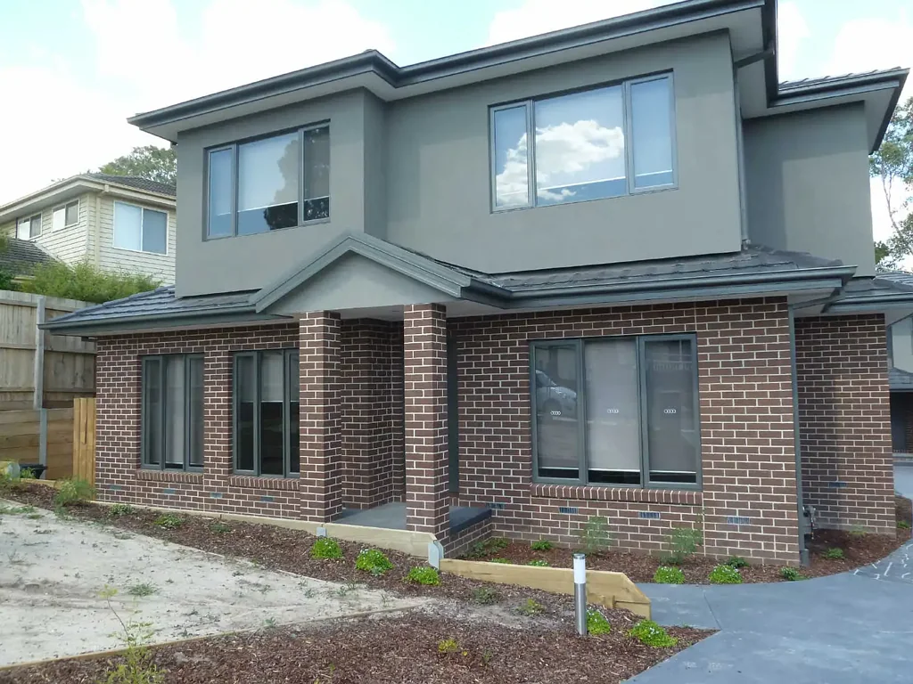 4 Bedroom Townhouse Offers Superb Living