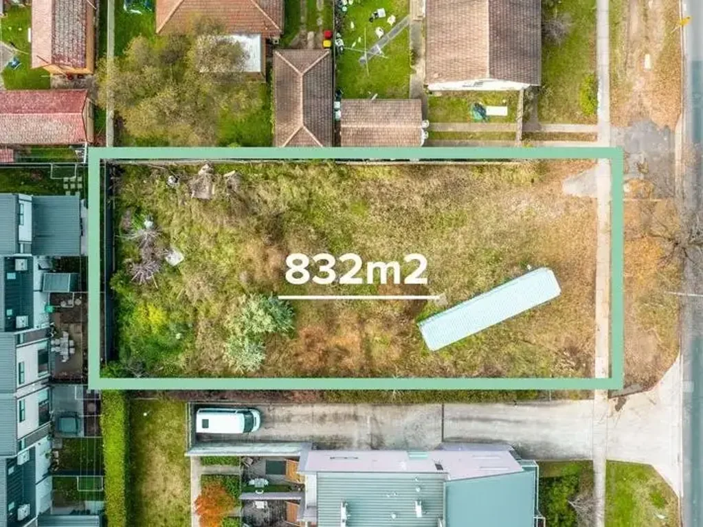 Dickson  Develop in Dickson - RZ3 Vacant Lot - Rare Opportunity!