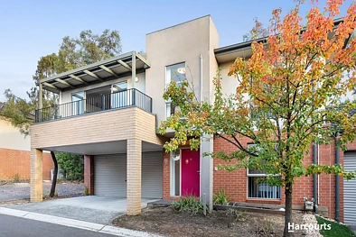 Mount Waverley 3房 专属社区宁静 私密低维护 三卧联排别墅 学区房高租金 现代厨房双车位 步行商圈交通 MODERN TOWNHOUSE LIVING IN A PRIME MOUNT WAVERLEY LOCATION