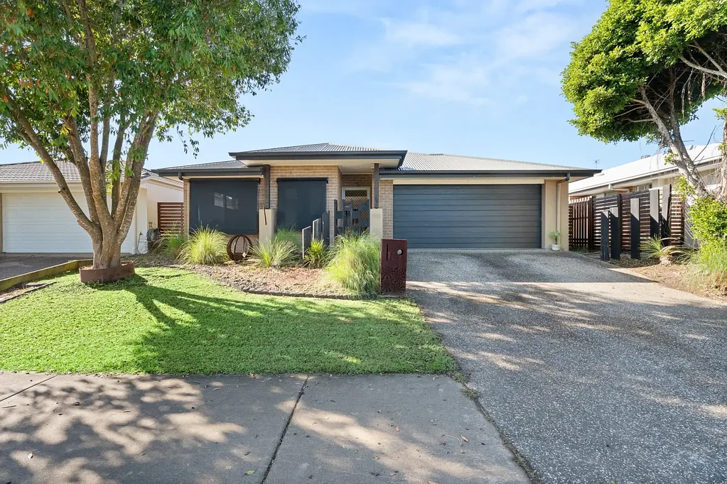 Urraween 4ห้องนอน Amazing Family Home in Sought-After Augustus Estate