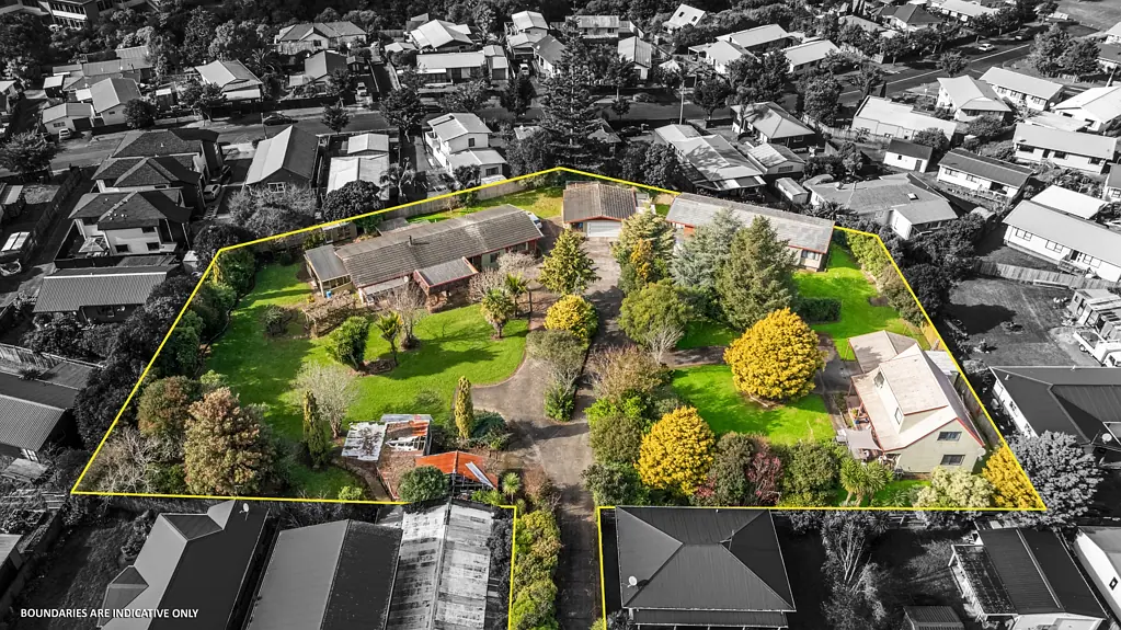 Ranui 10ਬੈੱਡਰੂਮ Multi-Dwelling Investment on 4605m2 site.