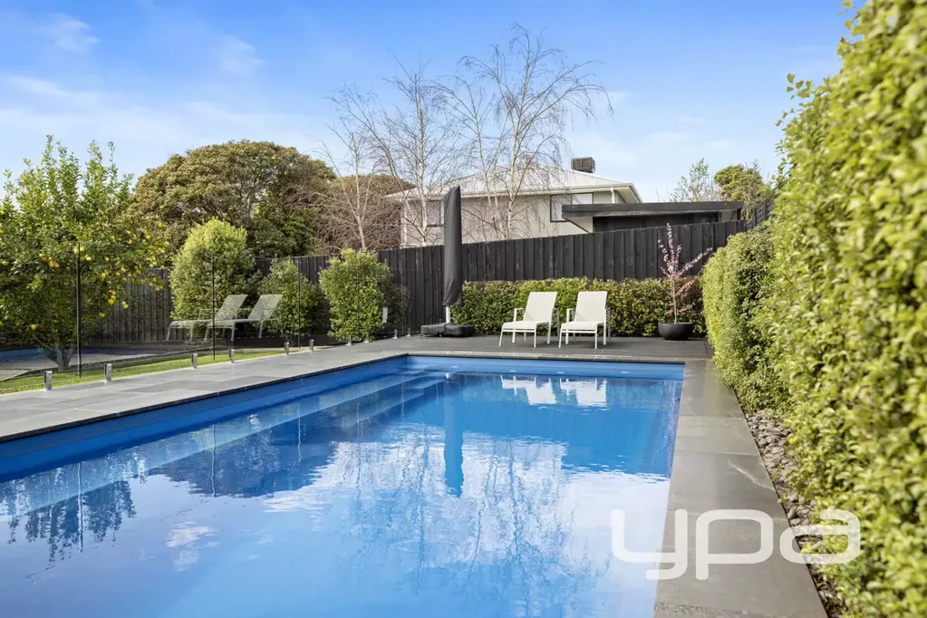 Dromana 3Kwarto A FAMILY OASIS WITH A STUNNING INGROUND POOL