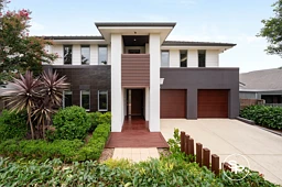9 Peregrine Street, Gledswood Hills