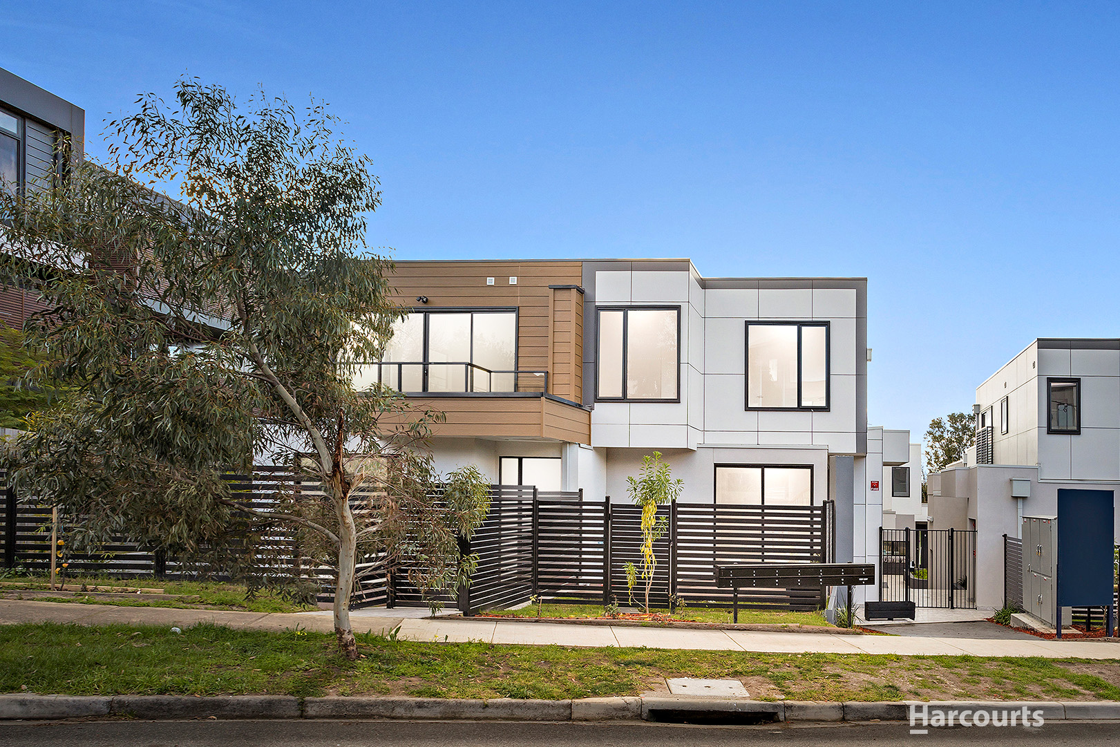 UNIT 11 1-3 FRANK ST, DONCASTER VIC 3108, 0 Kuwarto, 0 Banyo, Townhouse